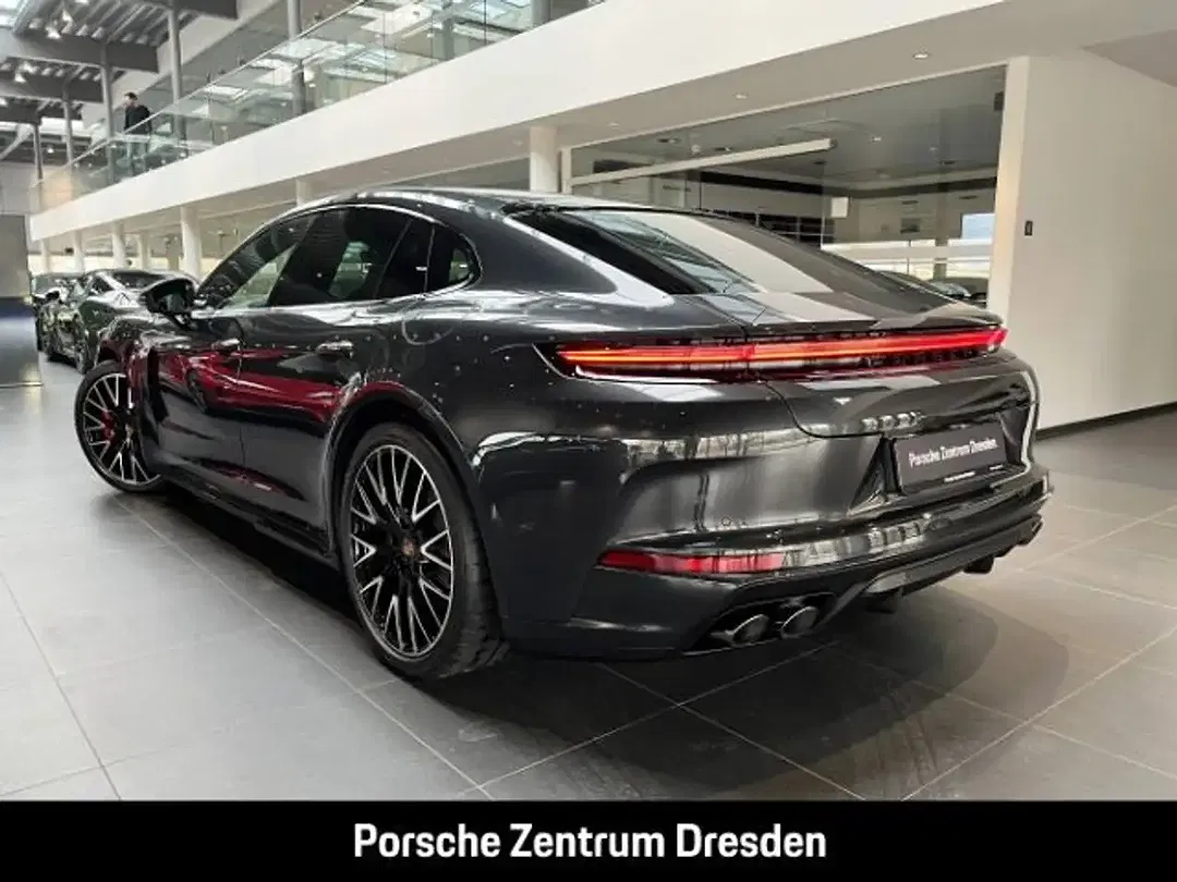 Porsche Panamera E-Hybrid - Thumbnail 3