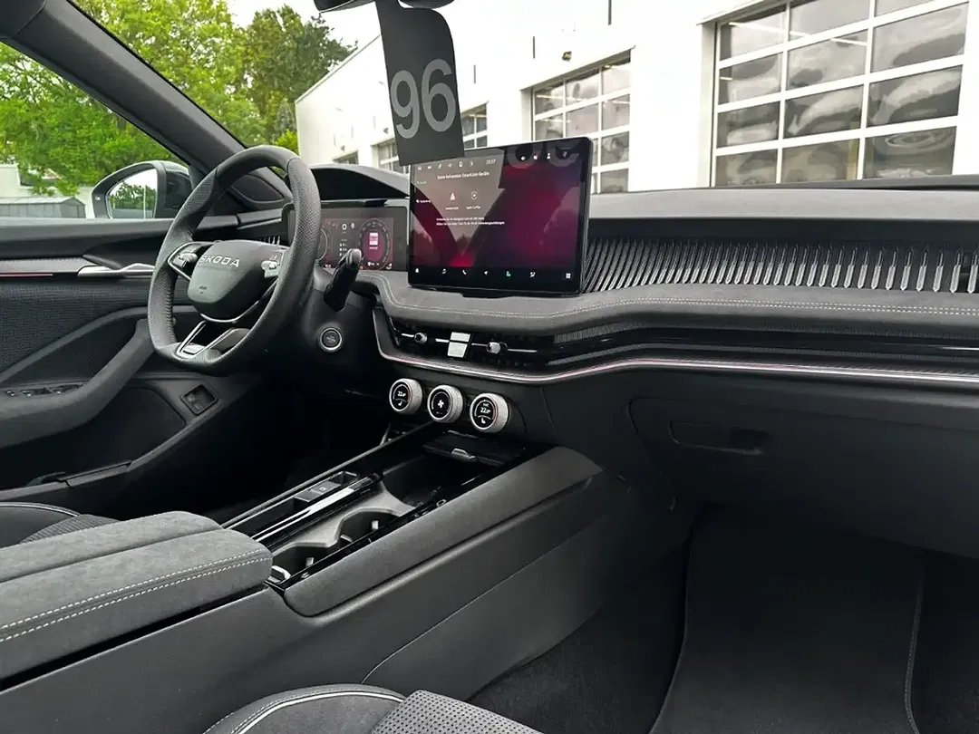 Skoda Superb 1.5 iV TSI DSG Combi Sportline - Thumbnail 5