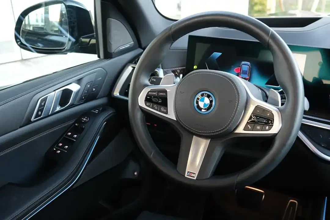BMW X5 xDrive M Sport Pro - Thumbnail 11