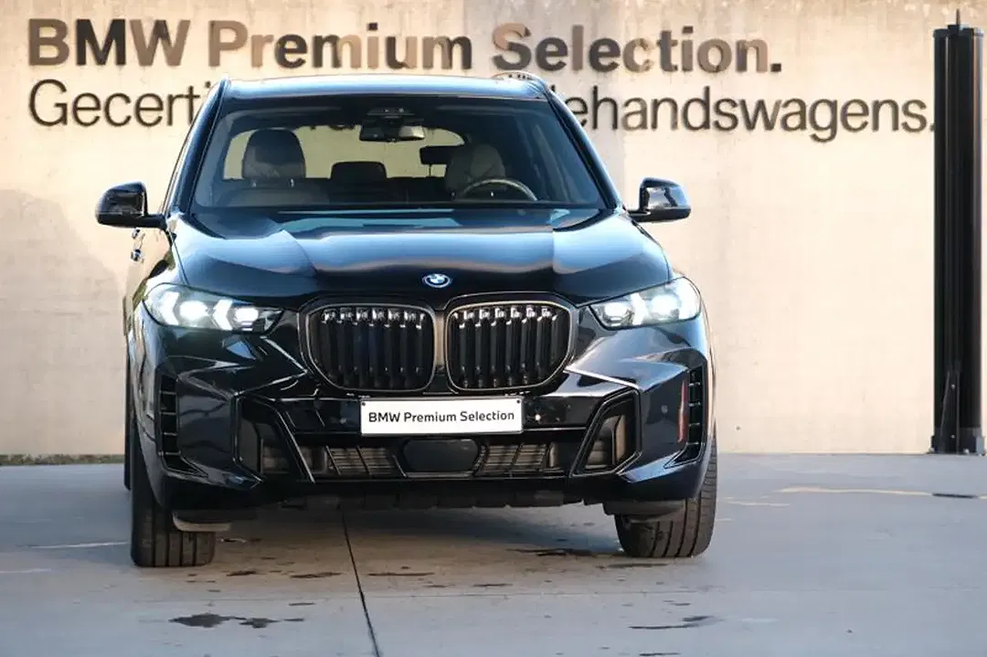 BMW X5 xDrive M Sport Pro - Thumbnail 2