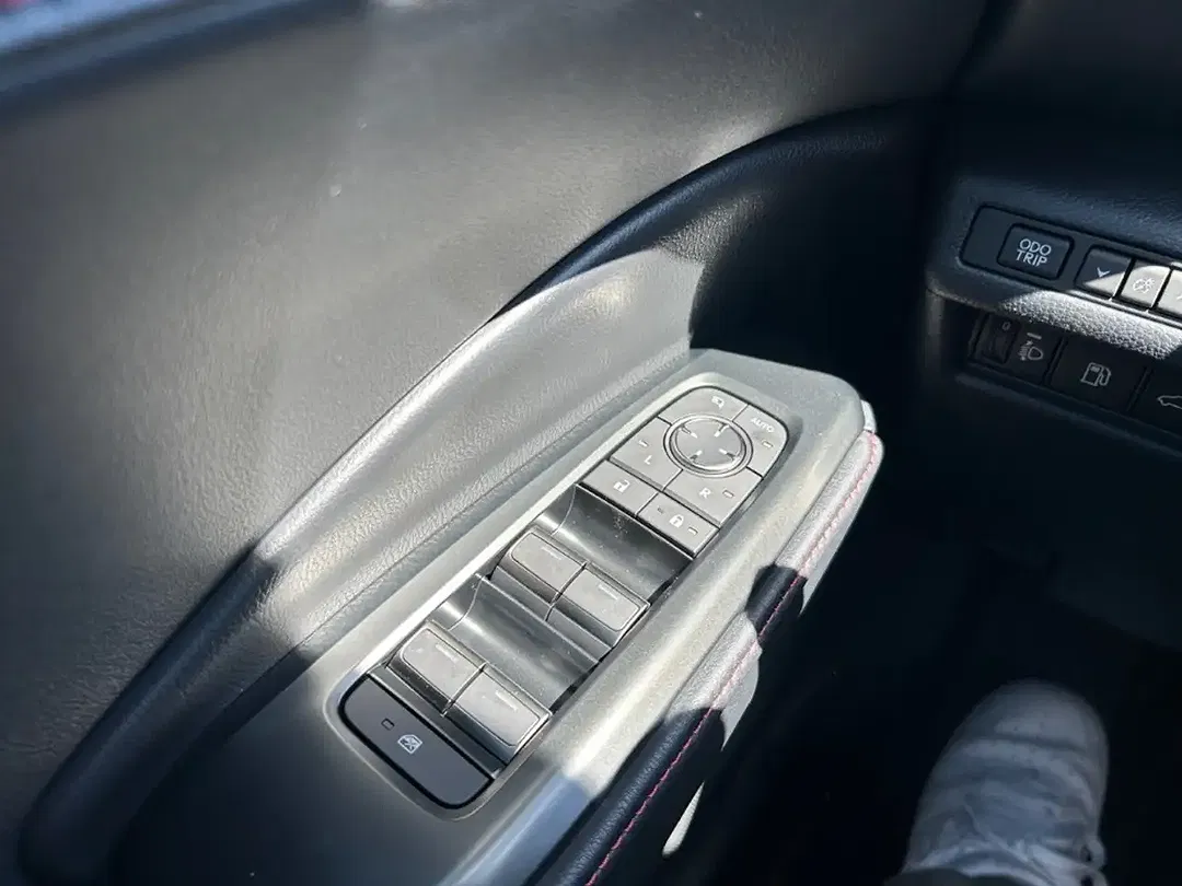 Lexus LBX 1.5 Hybrid Emotion - Thumbnail 21