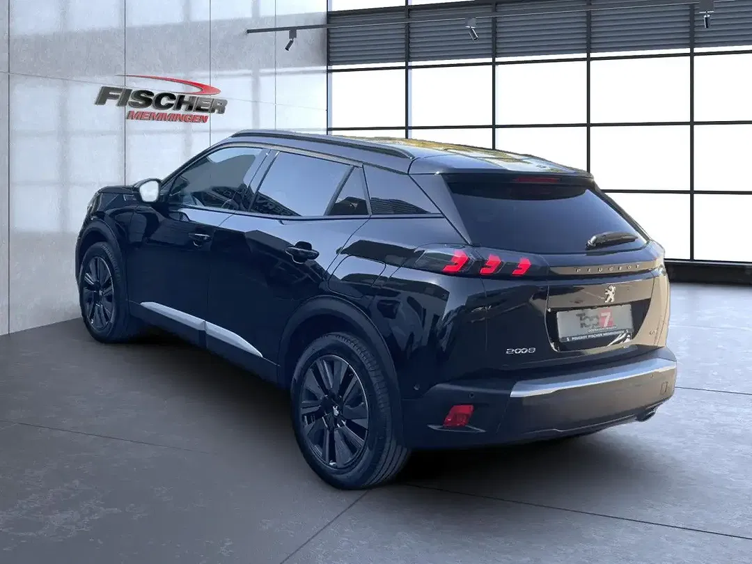 Peugeot 2008 GT Pack - Thumbnail 2