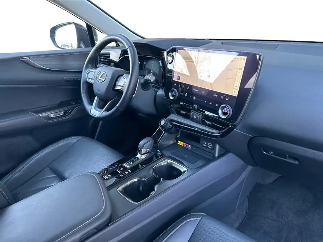 Lexus NX 450h+ PHEV - Thumbnail 6