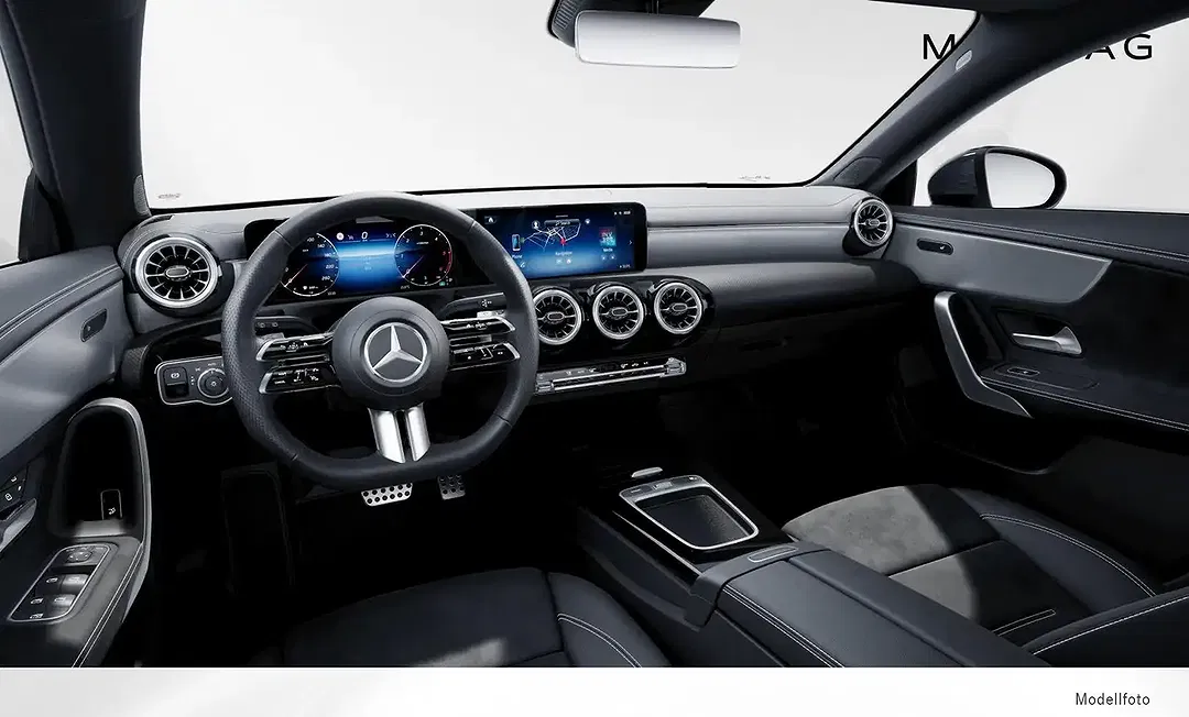 Mercedes-Benz CLA 200 AMG Line - Thumbnail 3