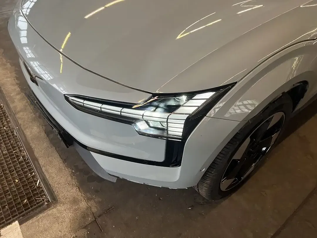 Volvo EX30 AWD Twin Motor Performance Ultra - Thumbnail 22