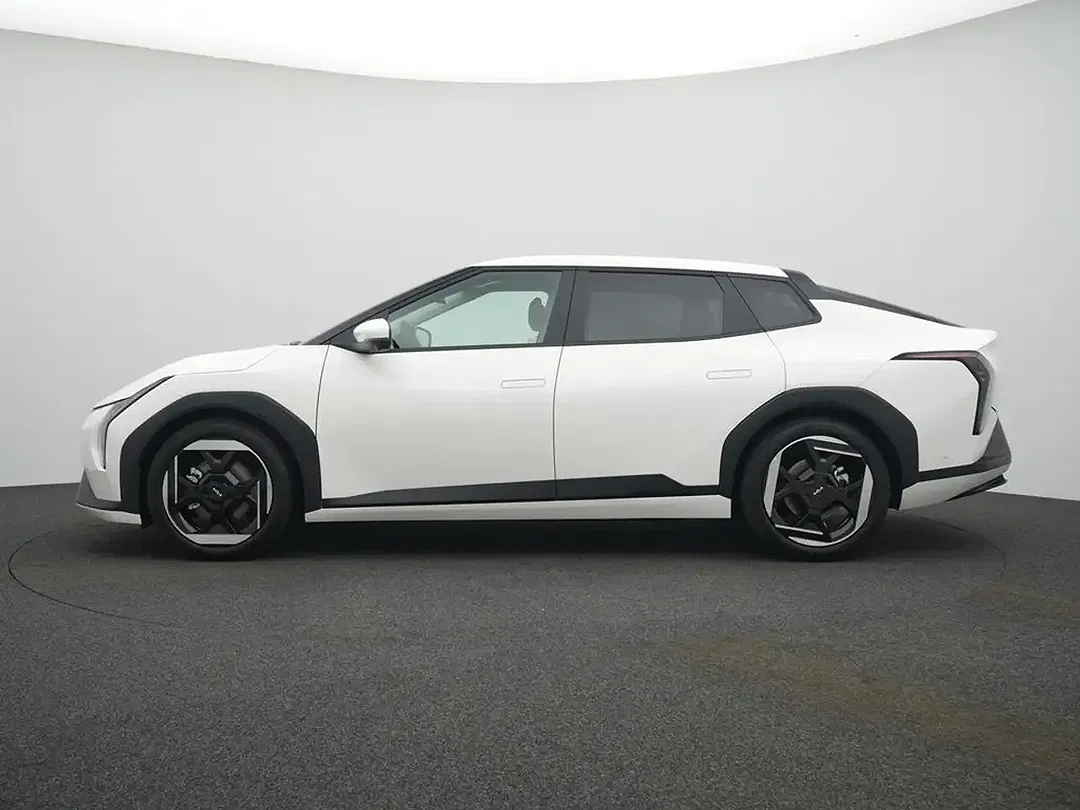Kia EV4 Earth - Thumbnail 6