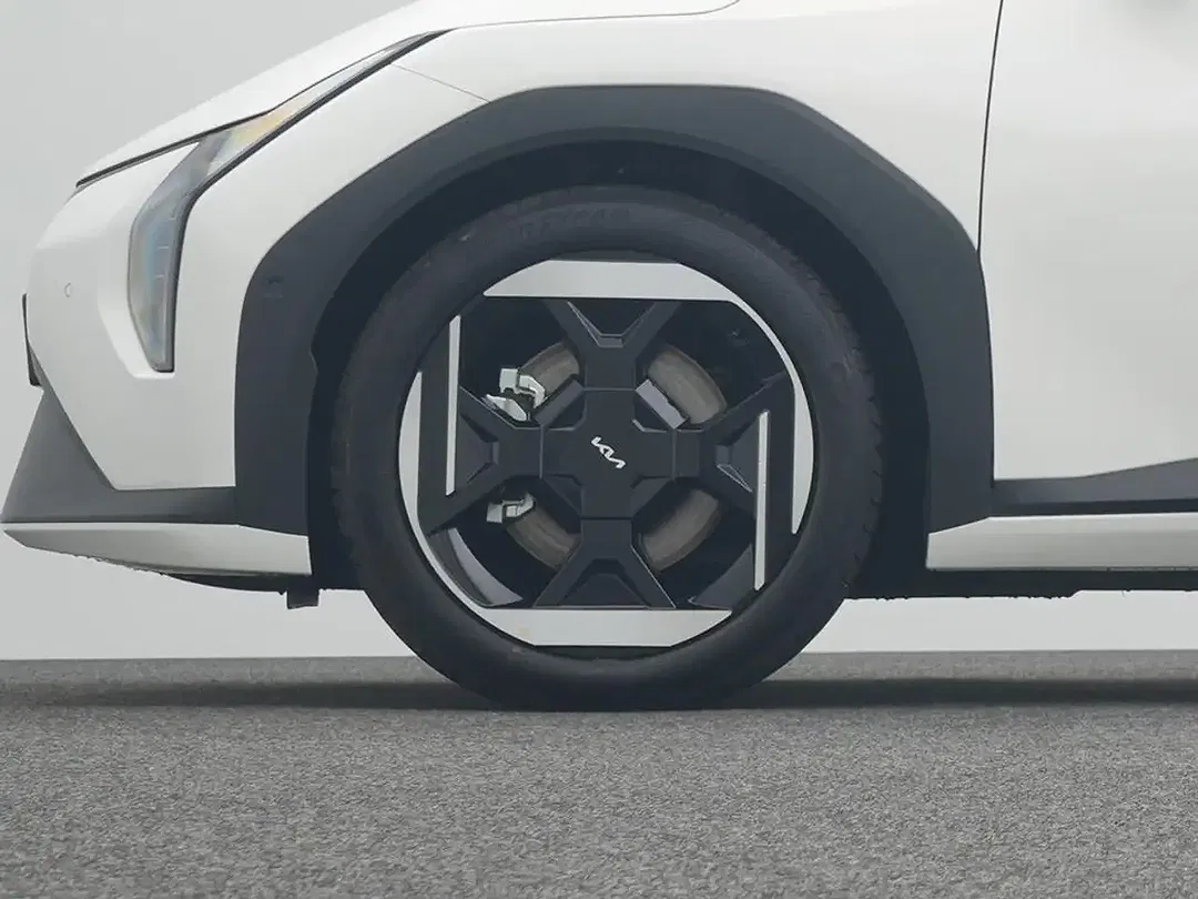 Kia EV4 Earth - Thumbnail 8