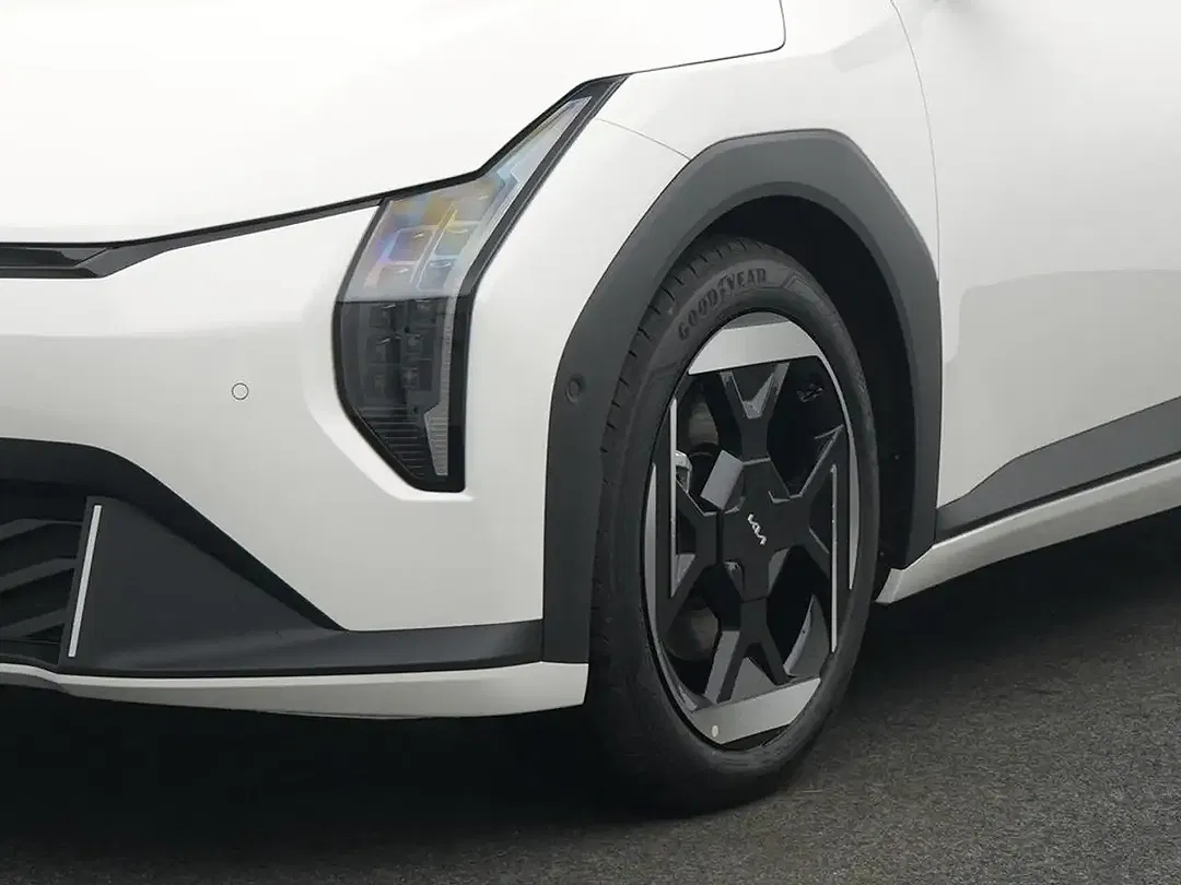 Kia EV4 Earth - Thumbnail 9