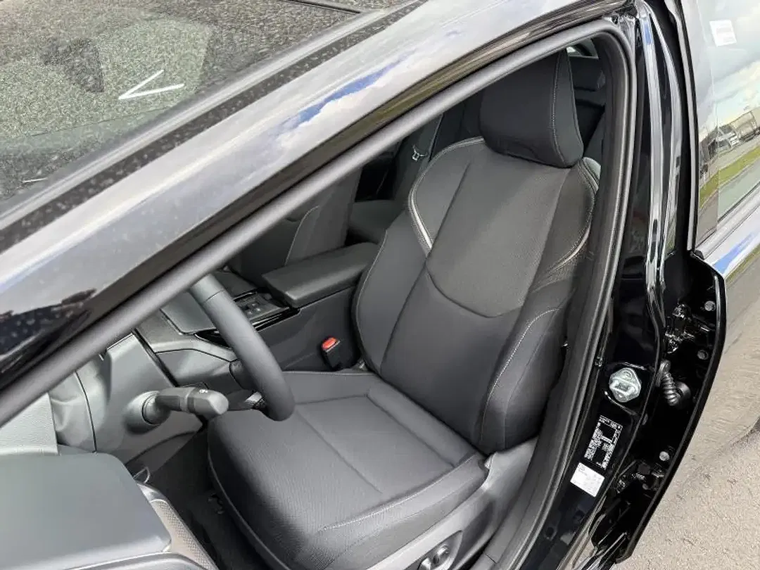 Toyota Prius Premium Plus - Thumbnail 10