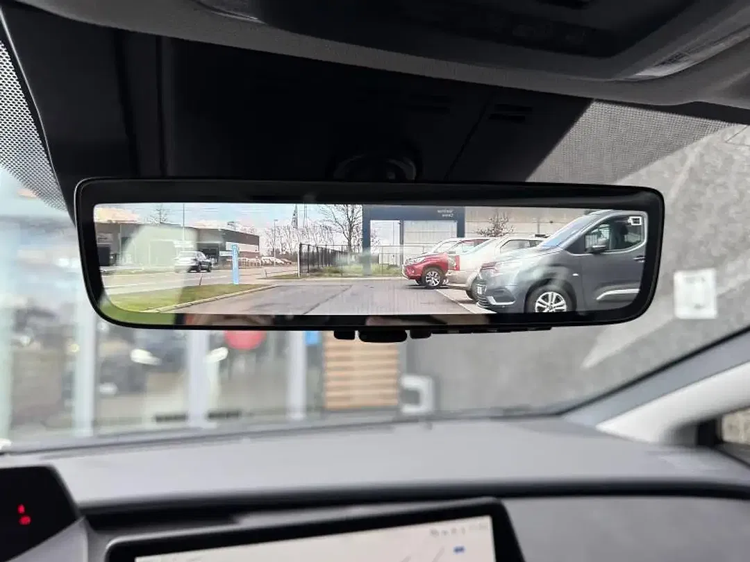 Toyota Prius Premium Plus - Thumbnail 13