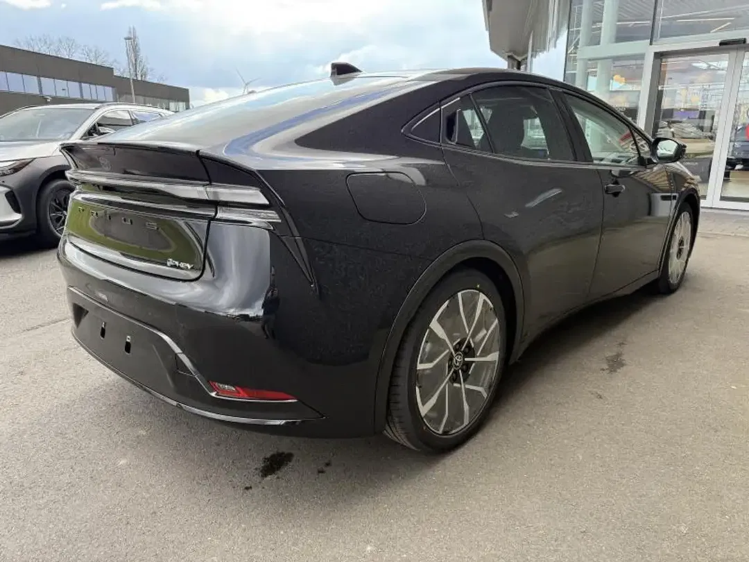 Toyota Prius Premium Plus - Thumbnail 7
