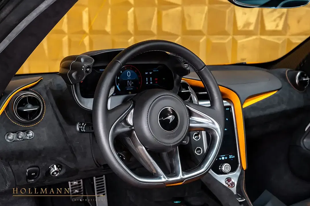 McLaren 750S Spider - Thumbnail 13