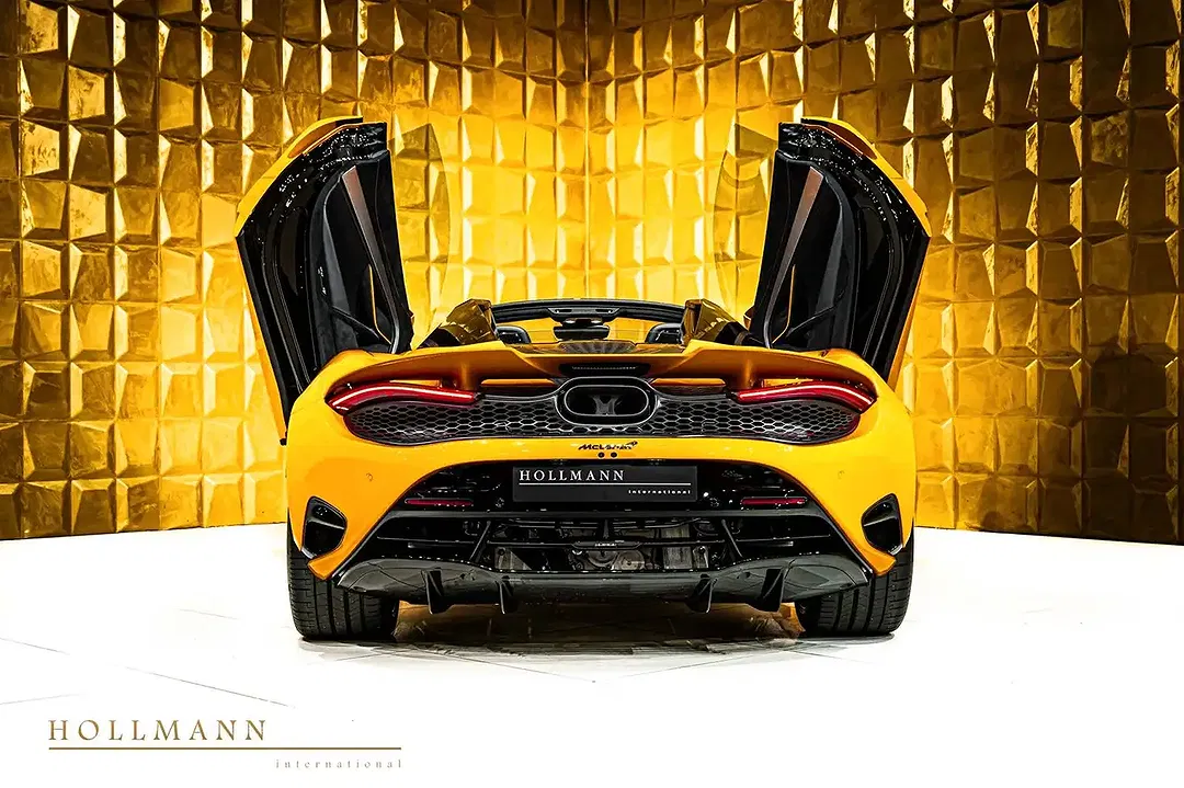 McLaren 750S Spider - Thumbnail 6