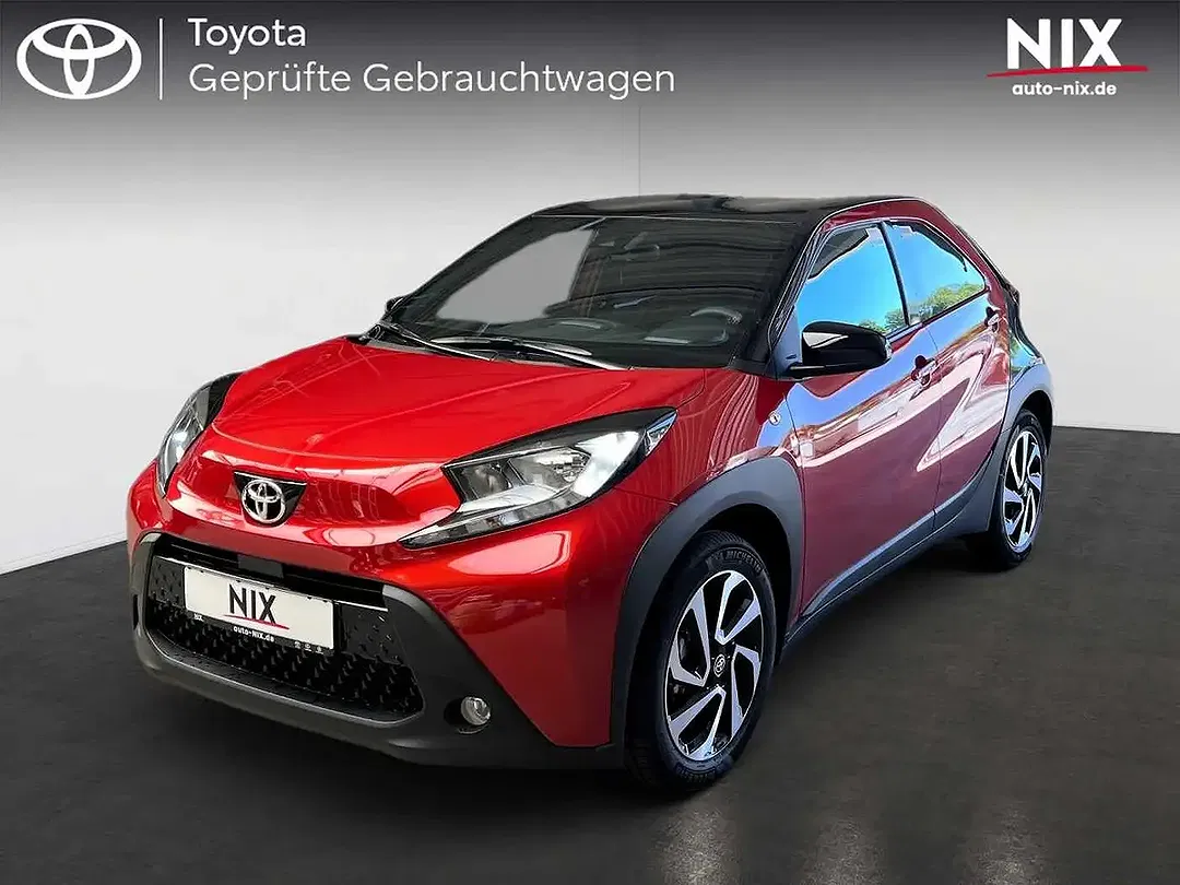 Toyota Aygo X AUT Teamplayer - Thumbnail 1