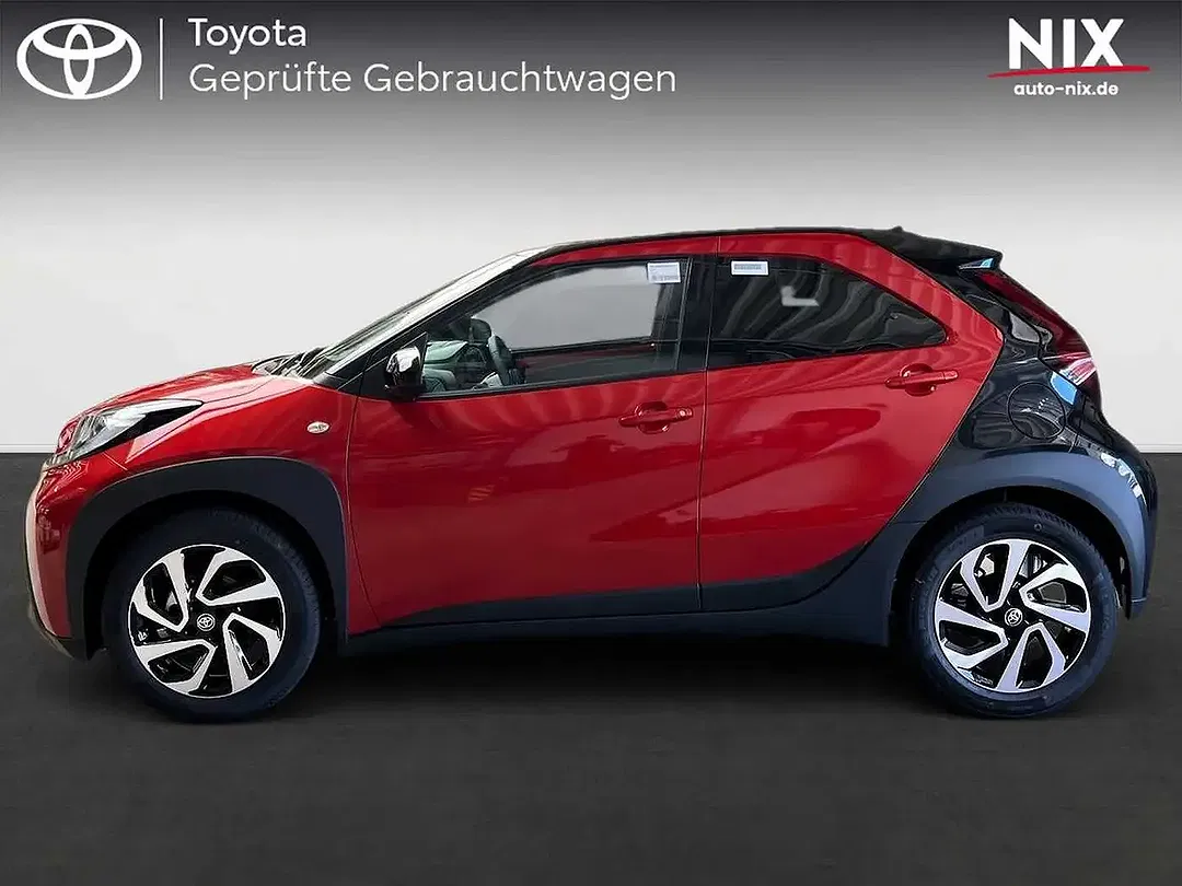 Toyota Aygo X AUT Teamplayer - Thumbnail 3