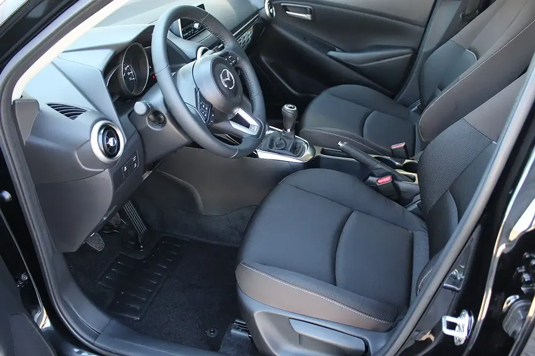 Mazda 2 Centre-Line - Thumbnail 10