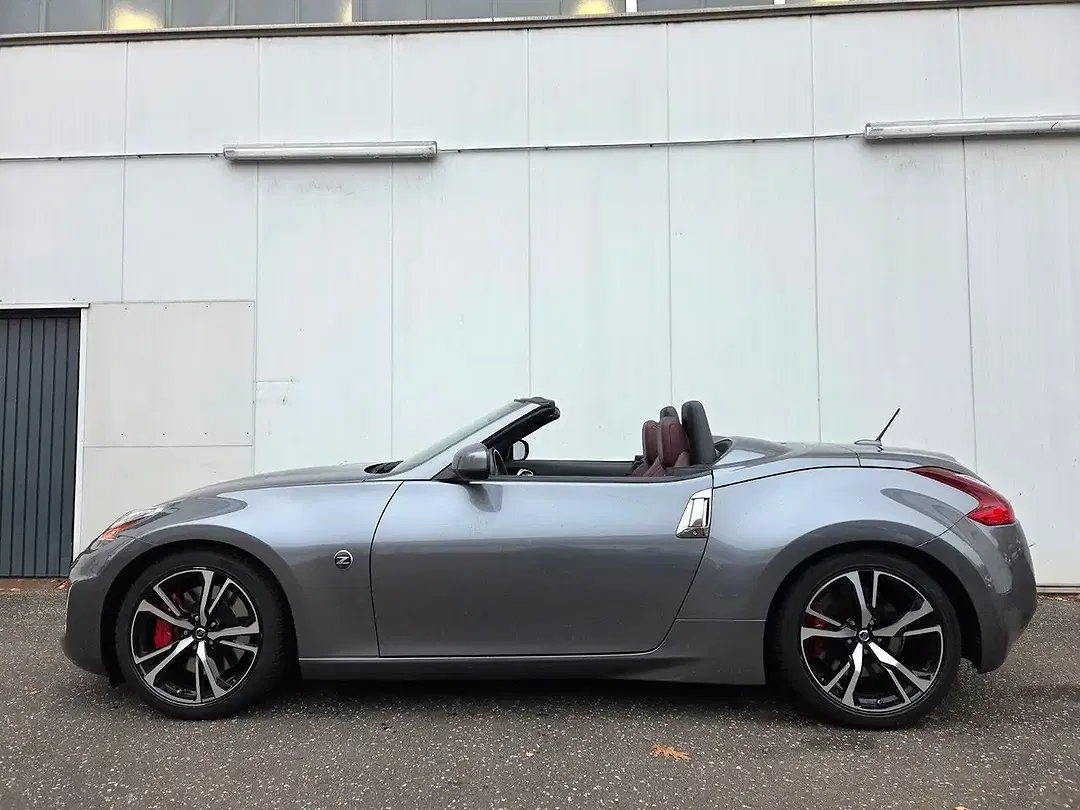 Nissan 370Z - foto 1