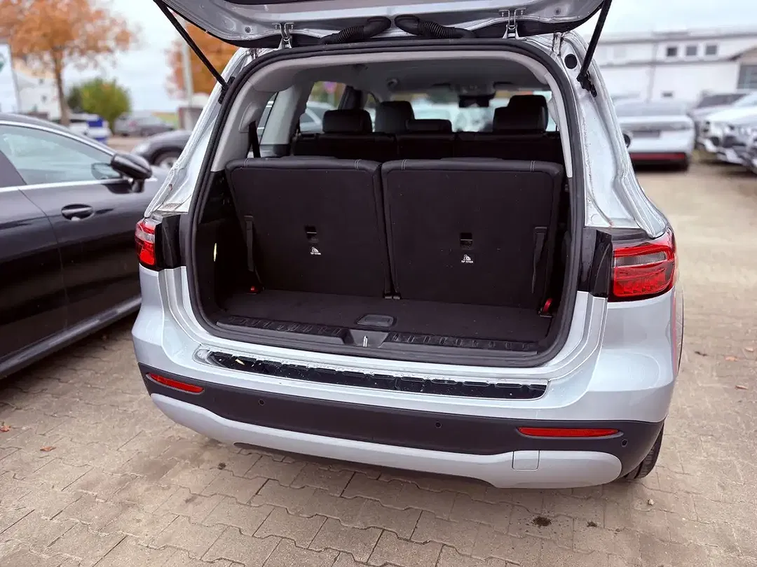 Mercedes-Benz GLB 200 - Thumbnail 11
