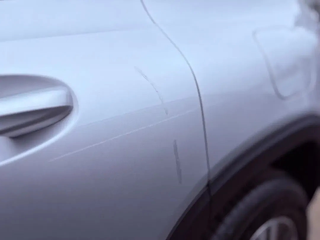 Mercedes-Benz GLB 200 - Thumbnail 3