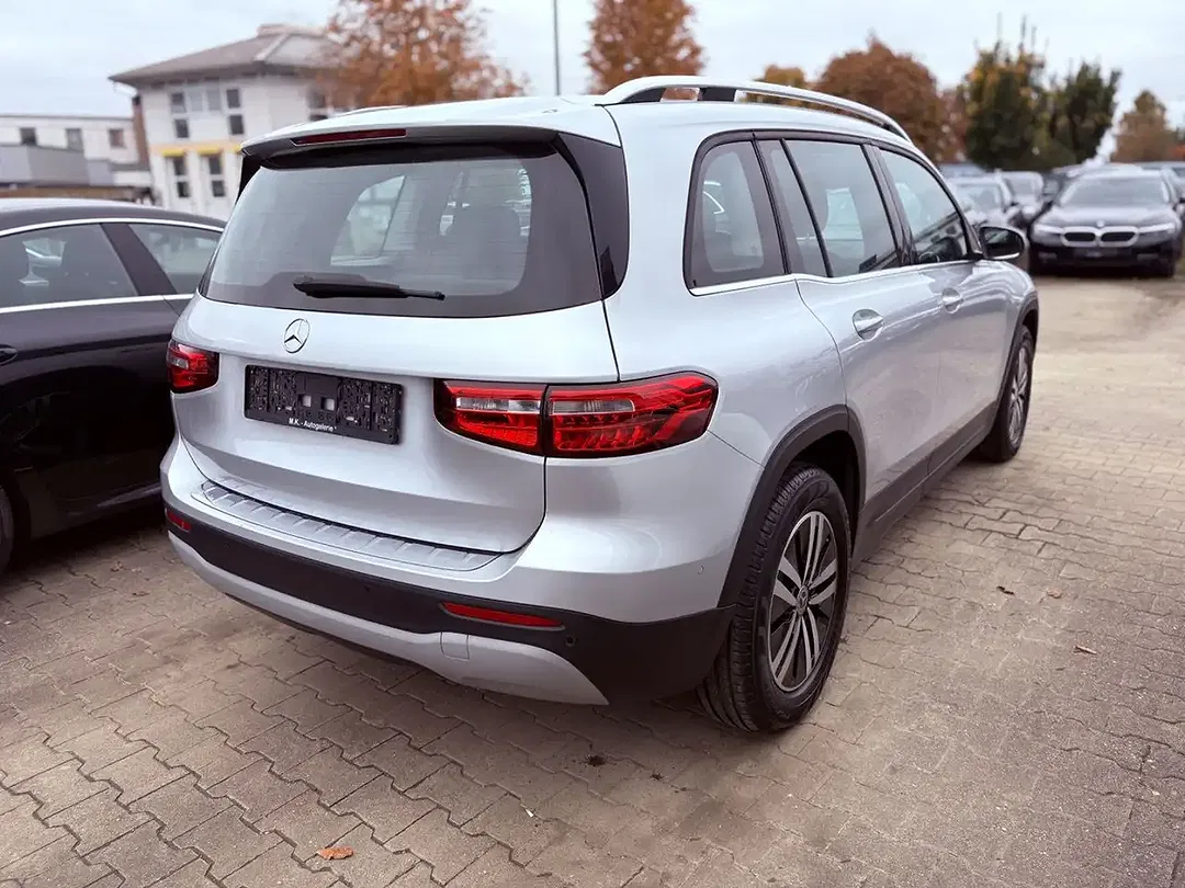 Mercedes-Benz GLB 200 - Thumbnail 5