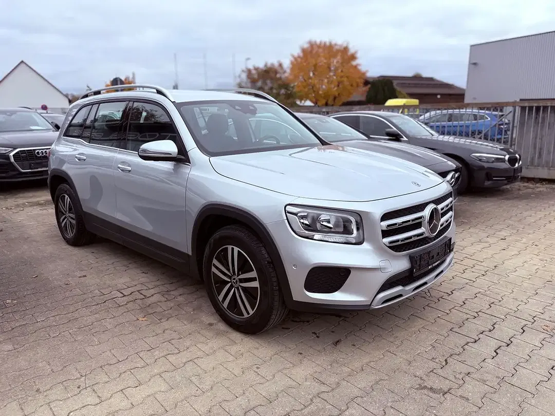 Mercedes-Benz GLB 200 - Thumbnail 6