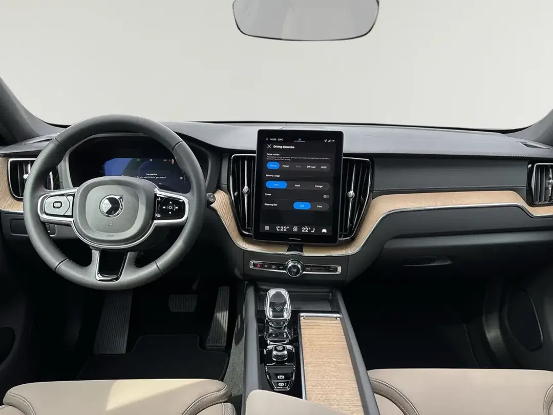 Volvo XC60 T6 AWD Recharge Ultra Bright - Thumbnail 4