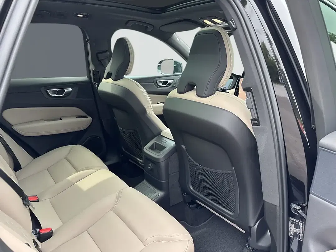 Volvo XC60 T6 AWD Recharge Ultra Bright - Thumbnail 5