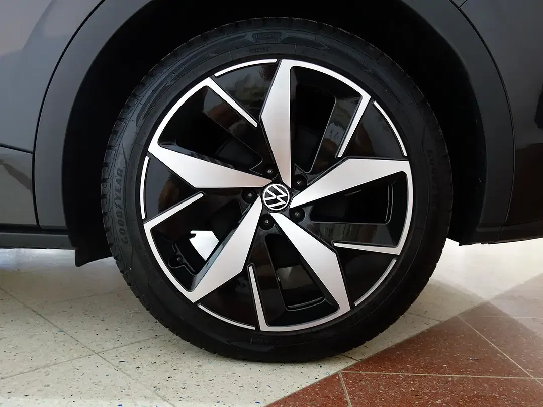 Volkswagen ID.4 4x4 - Thumbnail 4