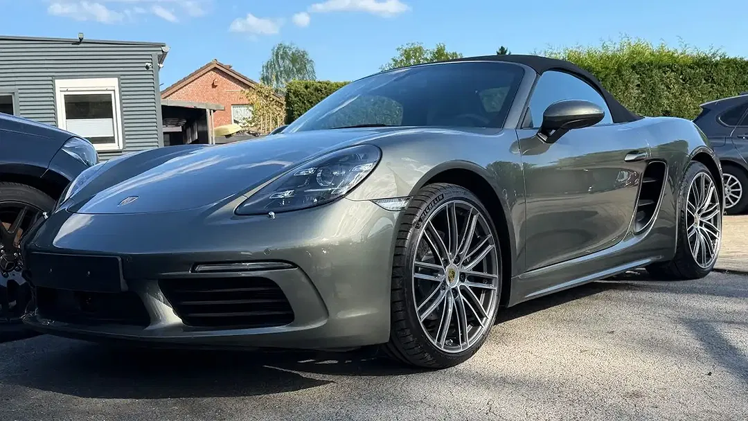 Porsche Boxster - Thumbnail 3