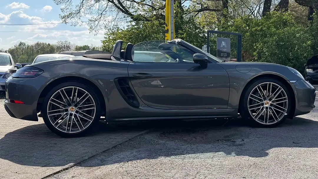 Porsche Boxster - Thumbnail 8