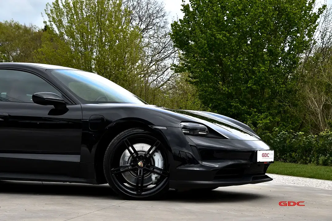 Porsche Taycan - foto 15