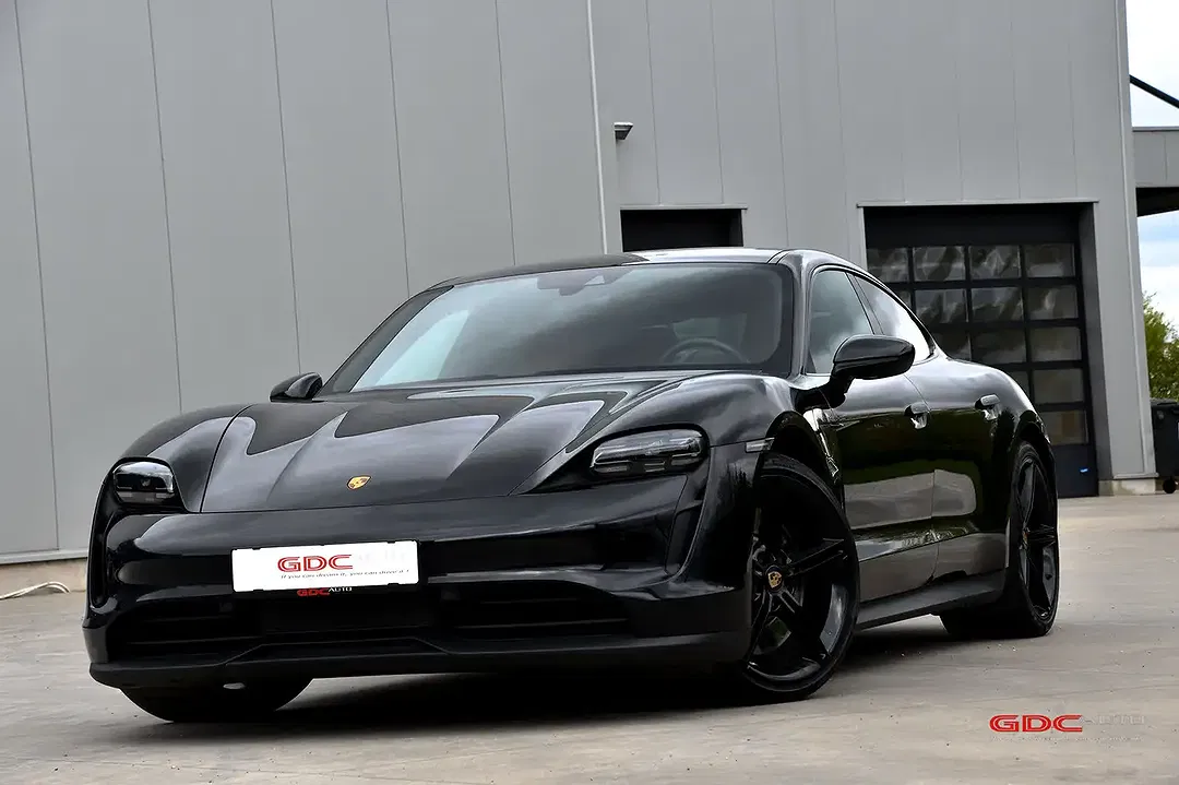 Porsche Taycan - Thumbnail 8