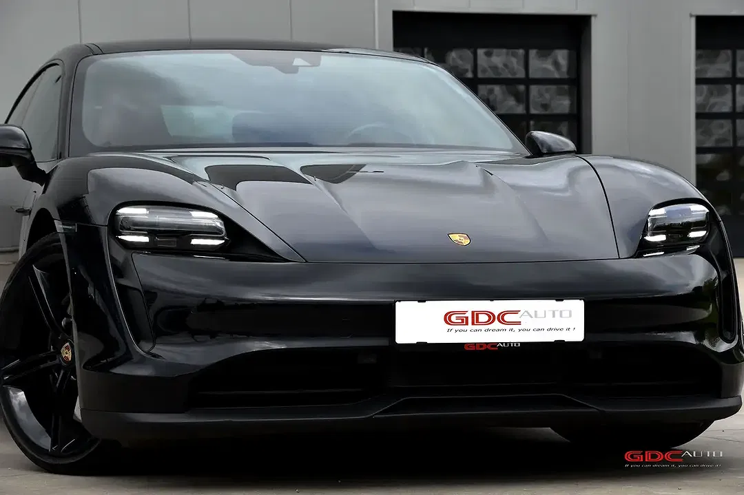 Porsche Taycan - Thumbnail 9