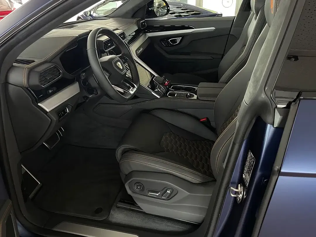 Lamborghini Urus - Thumbnail 12