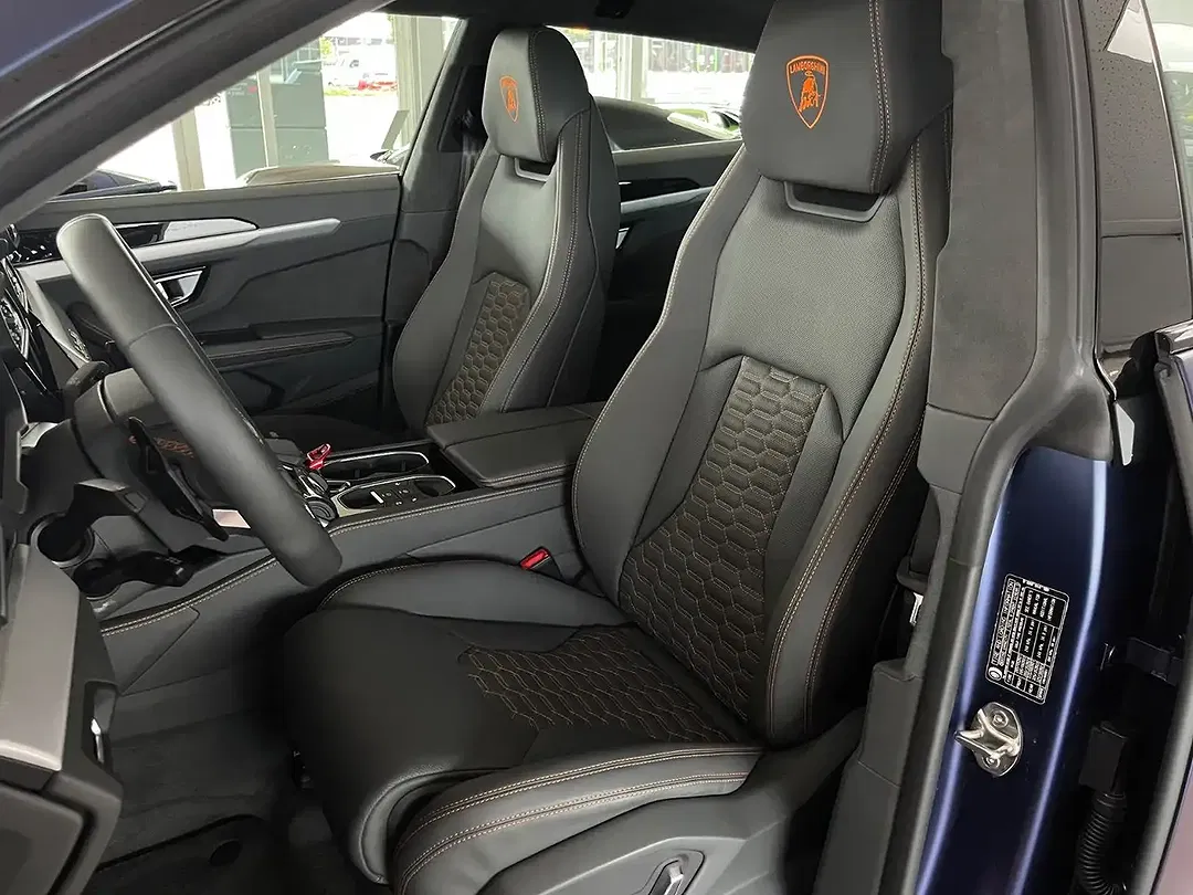 Lamborghini Urus - Thumbnail 14