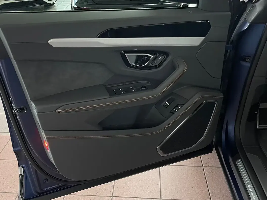 Lamborghini Urus - foto 15