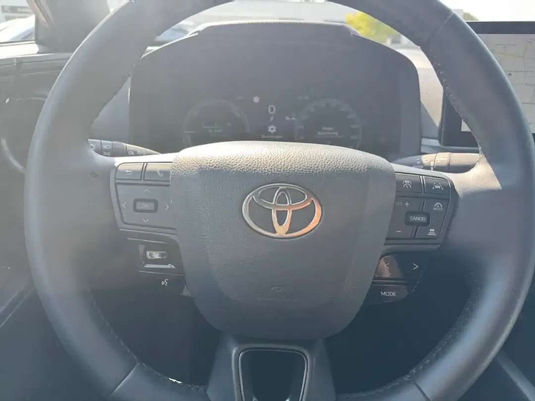 Toyota C-HR Hybrid Teamplayer - Thumbnail 10