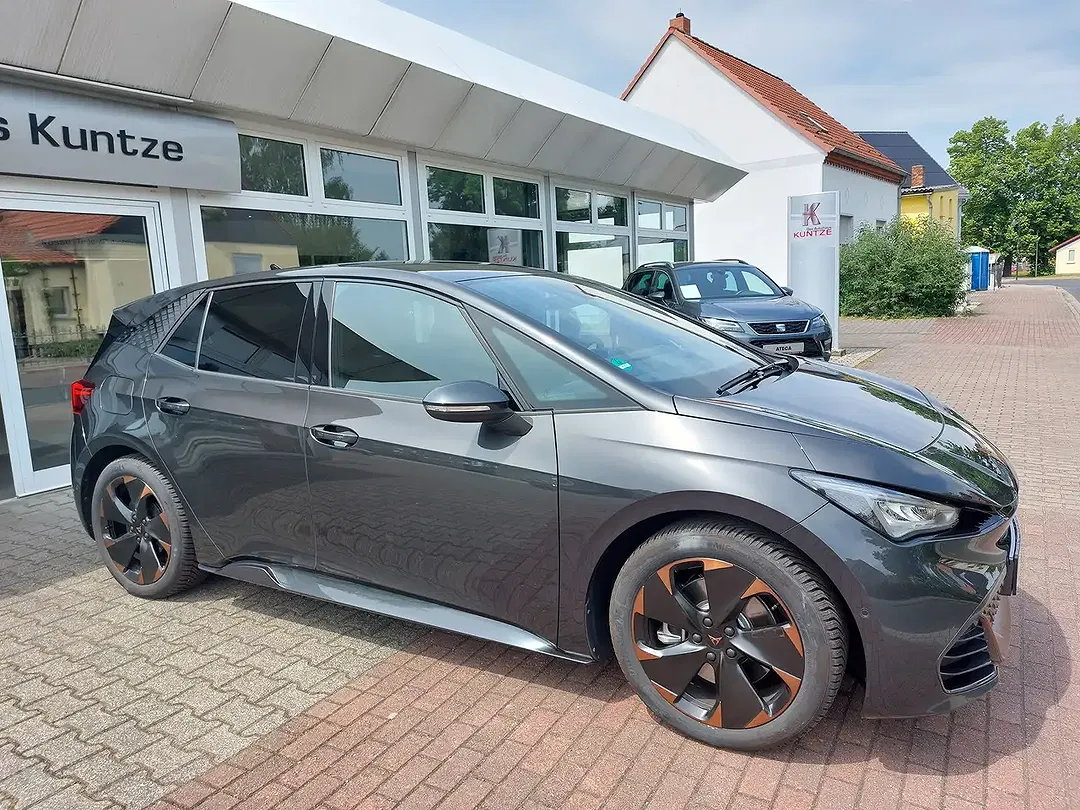 CUPRA Born - Thumbnail 3