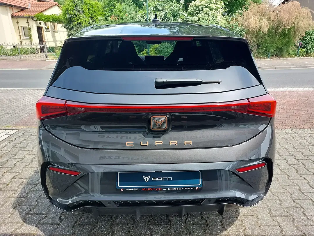 CUPRA Born - Thumbnail 4