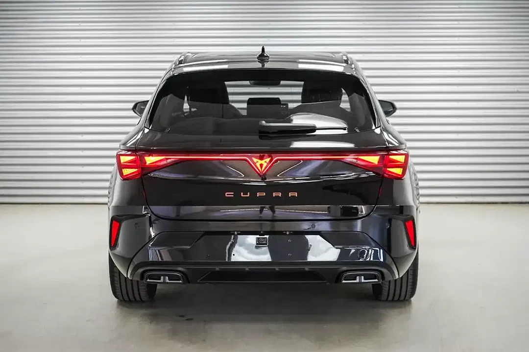 CUPRA Leon 1.5 eTSI DSG Sportstourer - Thumbnail 4