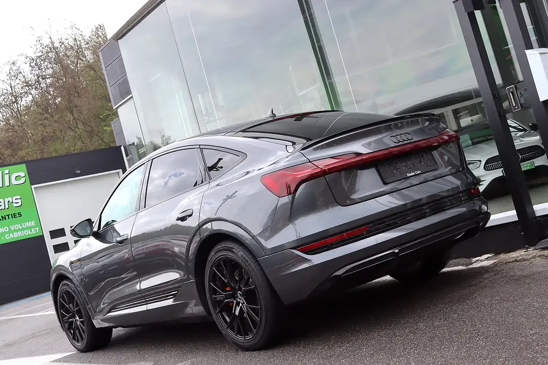 Audi Q8 55 e-tron quattro Sportback S line - foto 2