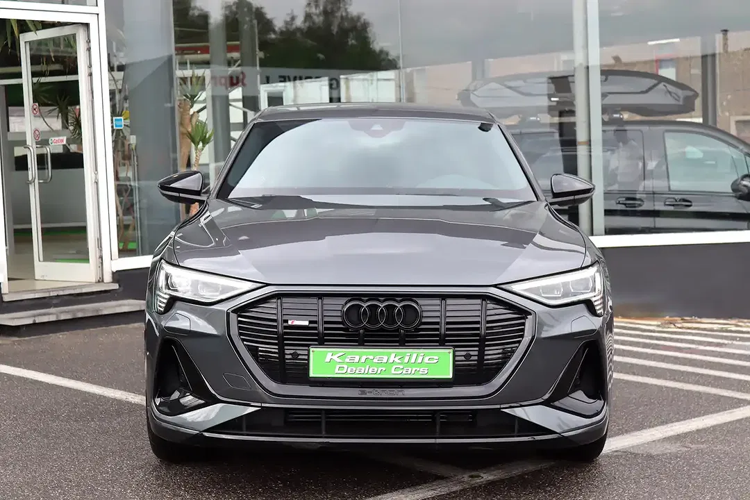 Audi Q8 55 e-tron quattro Sportback S line - Thumbnail 5