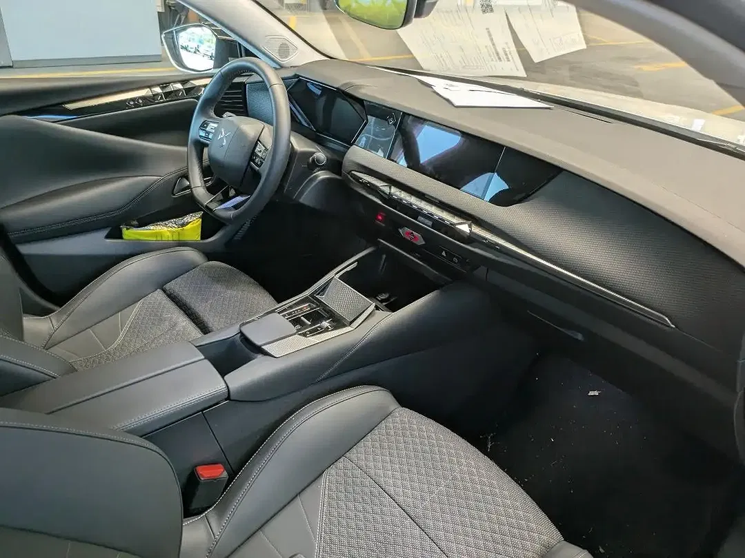Citroen DS4 BlueHDi - Thumbnail 3