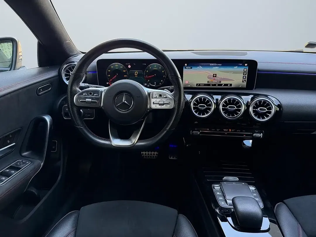Mercedes-Benz CLA 180 AUT AMG Line - foto 15