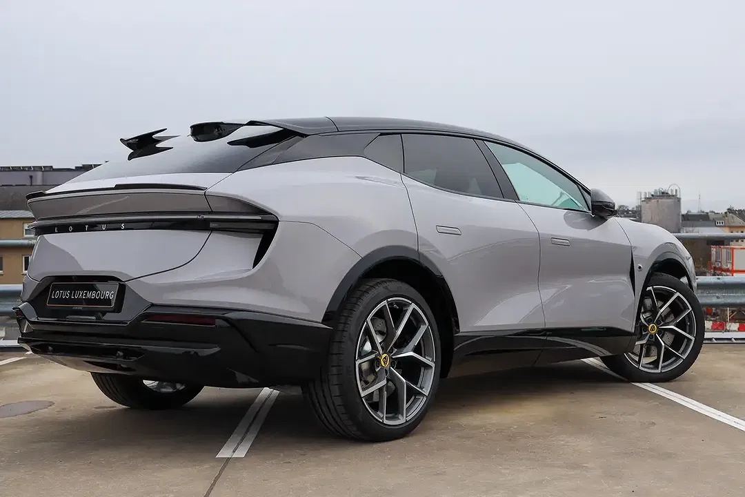 Lotus Eletre S - Thumbnail 6