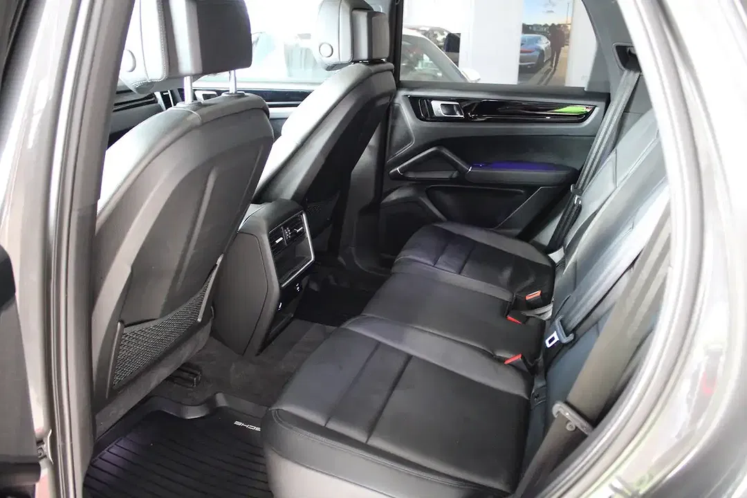 Porsche Cayenne S Turbo - Thumbnail 11