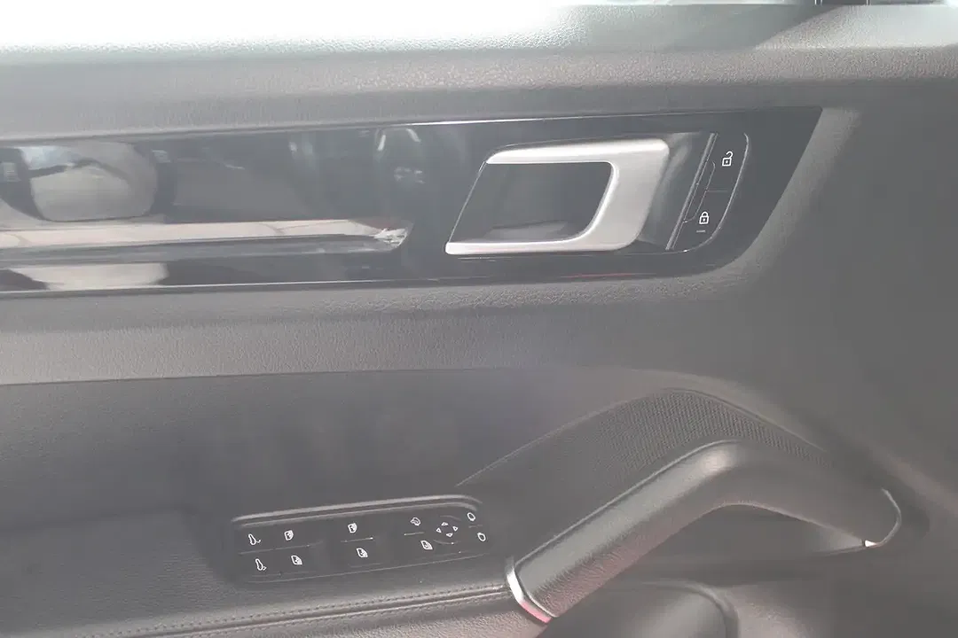 Porsche Cayenne S Turbo - Thumbnail 17