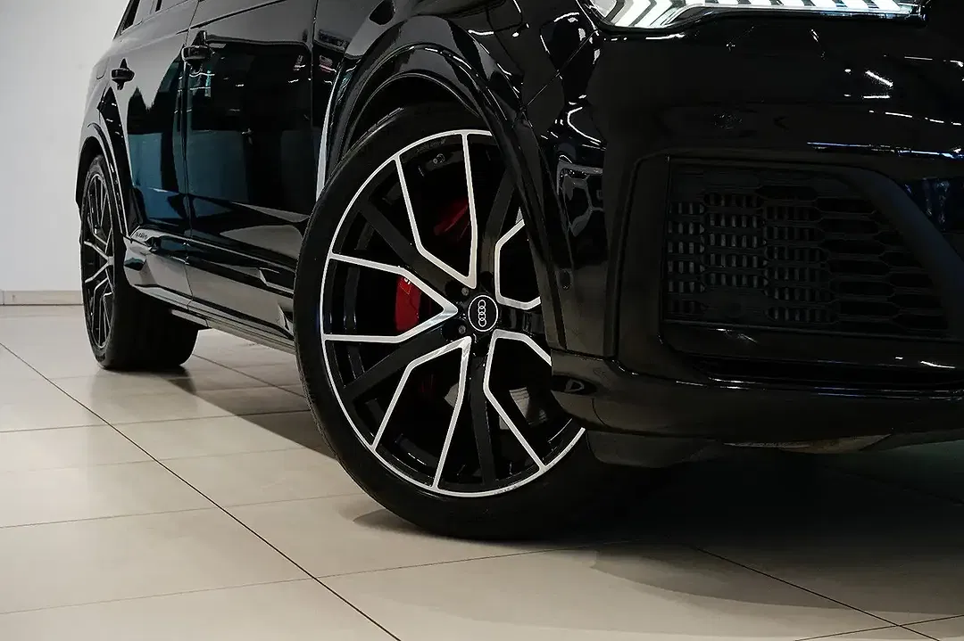 Audi SQ7 - Thumbnail 6