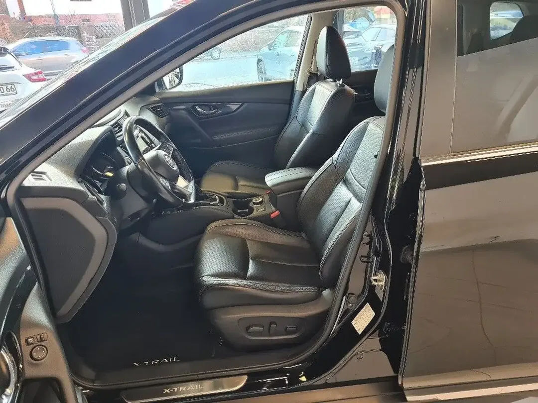 Nissan X-Trail 4x4 Tekna - Thumbnail 3