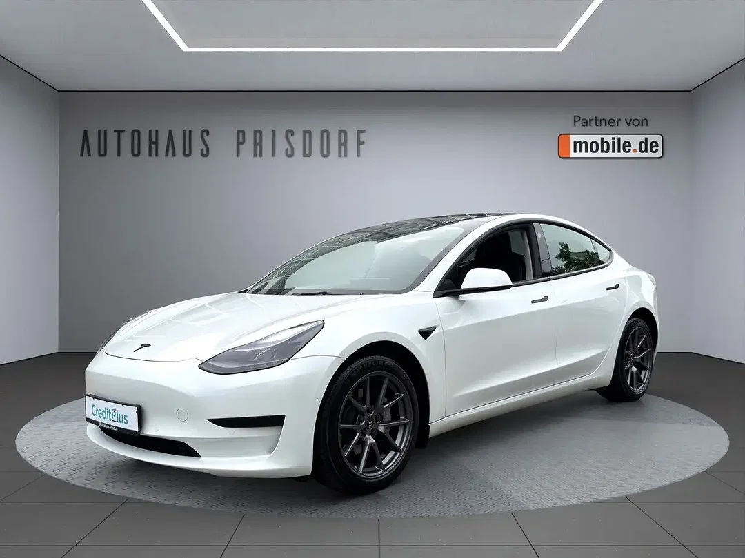 Tesla Model 3 RWD - Afbeelding 1